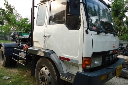 ขายMITSUBISHI6ล้อหัวลาก