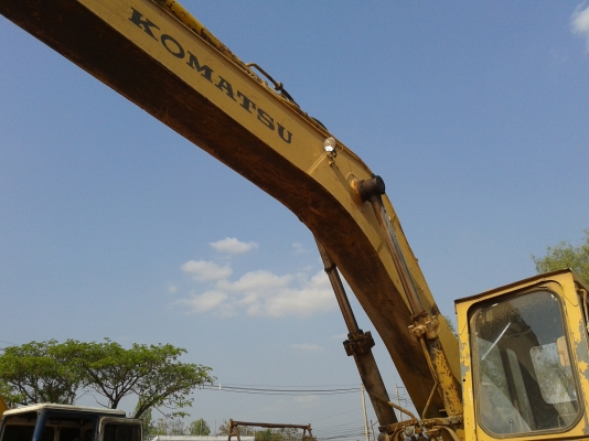 ขาย KOMATSU PC 200 รุ่น 2 เครื่อง 6BD 1เทอร์โบ แรง