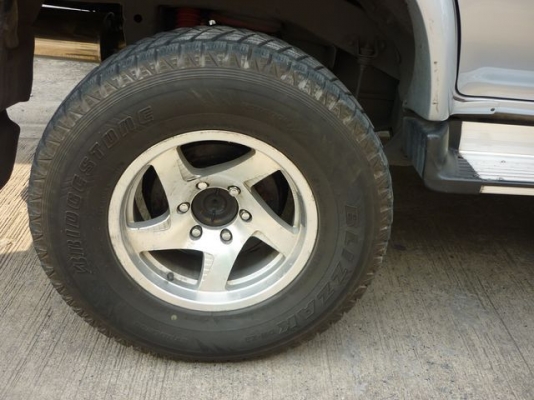 ล้อแม็กขอบ 16 พร้อมยาง ล้อแม็กขอบ 16 พร้อมยาง