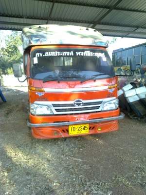 รถโดยสารส่ง นักเรียน