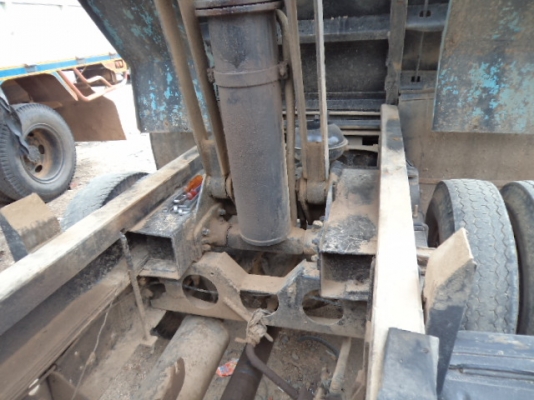 ขายรถอีซูซุร็อกกี้ดั้ม  สภาพดีพร้อมใช้งานคับ