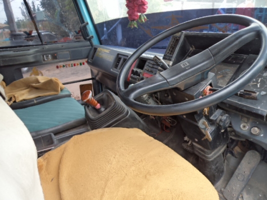 ขายรถอีซูซุร็อกกี้ดั้ม  สภาพดีพร้อมใช้งานคับ