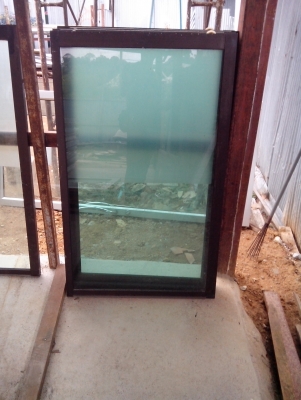 ขายกระจกบานเลื่อนครบชุดราคาถูก