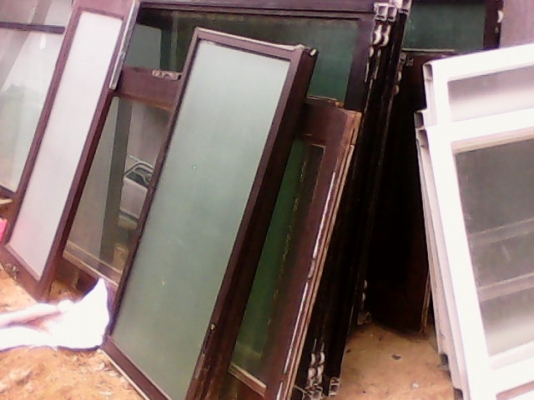ขายกระจกบานเลื่อนครบชุดราคาถูก
