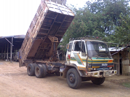 (ลดราคาอีก)ขาย ROCKY  สองเพลาดั้ม เครื่องHO7D  195 แรง มีสโลว์กลาง เอกสารครบ ภาษีเต็ม