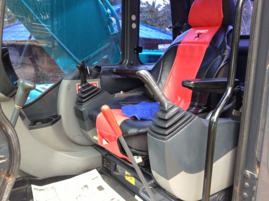 รถแบคโฮ KOBELCO  YN - 12  รถทำงาน 9000 กว่า ซม.  สนใจติดต่อ 081 - 6079515