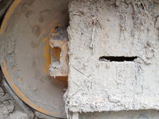 รถแบคโฮ KOBELCO  YN - 12  รถทำงาน 9000 กว่า ซม.  สนใจติดต่อ 081 - 6079515