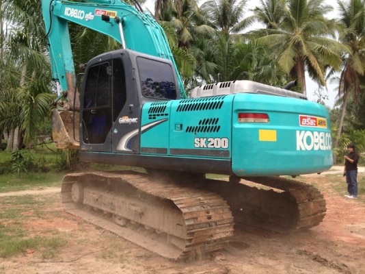รถแบคโฮ KOBELCO  YN - 12  รถทำงาน 9000 กว่า ซม.  สนใจติดต่อ 081 - 6079515