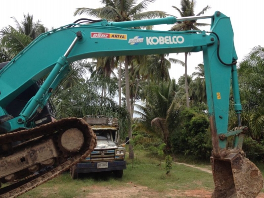 รถแบคโฮ KOBELCO  YN - 12  รถทำงาน 9000 กว่า ซม.  สนใจติดต่อ 081 - 6079515