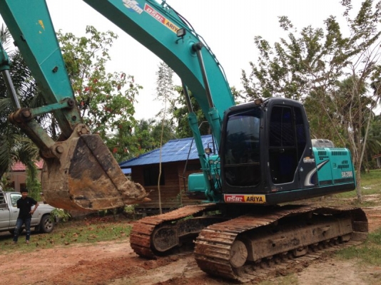 รถแบคโฮ KOBELCO  YN - 12  รถทำงาน 9000 กว่า ซม.  สนใจติดต่อ 081 - 6079515