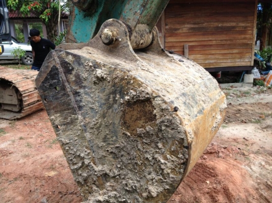 รถแบคโฮ KOBELCO  YN - 12  รถทำงาน 9000 กว่า ซม.  สนใจติดต่อ 081 - 6079515