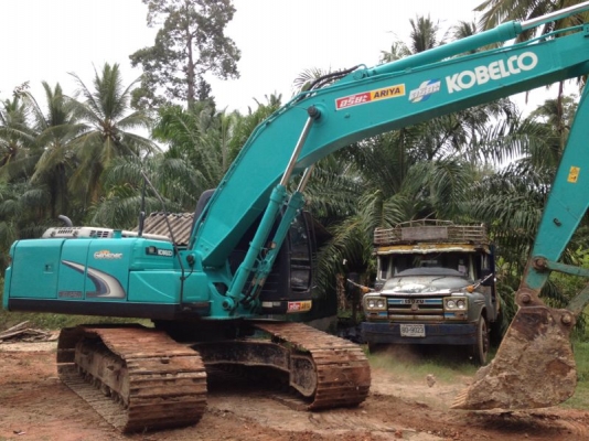 รถแบคโฮ KOBELCO  YN - 12  รถทำงาน 9000 กว่า ซม.  สนใจติดต่อ 081 - 6079515