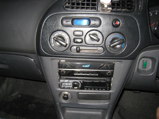 ขาย MITSUBISHI LANCER โฉมท้ายเบนซ์ 1.8 MT ปี2000 ( รถบ้าน )