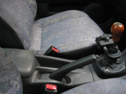 ขาย MITSUBISHI LANCER โฉมท้ายเบนซ์ 1.8 MT ปี2000 ( รถบ้าน )