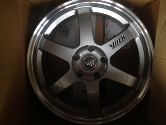 ขายล้อ volk แท้ 18" 8.5 5/114ของใหม่ครับมี2วง