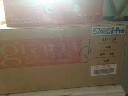 ล้อ Volk gram liglris 18 7.5 5/100