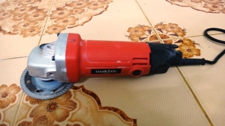 เครื่องเจียรไฟฟ้าMaktec MT958 สภาพใหม่มาก ราคาถูก