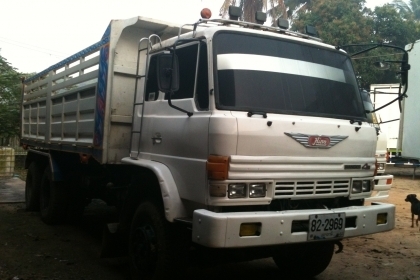 ขาย  Hino Sumo 227 ห้างเดิมสองเพลาดั้มพ์สวย โทร 0884501277