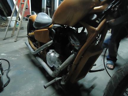 ขายรถมอเตอร์ไซค์ฮอนด้า street400 old school 75000 มีเล่มทะเบียน