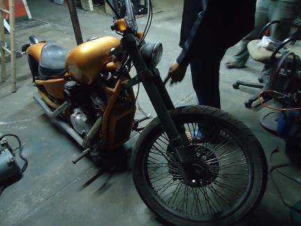 ขายรถมอเตอร์ไซค์ฮอนด้า street400 old school 75000 มีเล่มทะเบียน