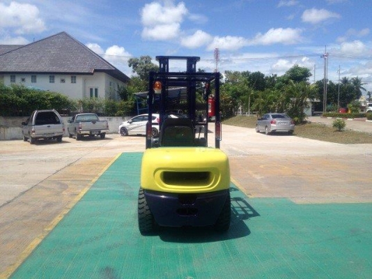 ขายรถยกโฟร์คลิฟท์ดีเซลใช้แล้ว ขนาด 3 ตัน นำเข้าจาก Japan MAKER : KOMATSU ( 3 TONS) MODEL : FD30C-12 DIESEL ENGINE CLUTCH SPEC : 4 M.MAST, FORK LENGTH 1220 MM. ราคา 330,000