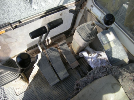 รถขุด Komatsu PC120-5 มีลายหัวเจาะ สต็อกจากญี่ปุ่น สนใจโทร. 080-6565422 (หนิง)