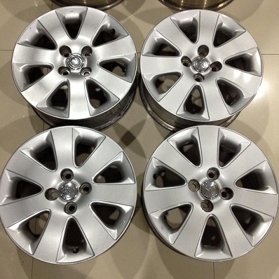 แม็กซ์แท้ Toyota 15นิ้ว 7ก้านหนา 4รู100 ET45 กว้าง 6.0 เช็คดุ้งแล้ว ตจวส่งได้ครับ5500/4วง