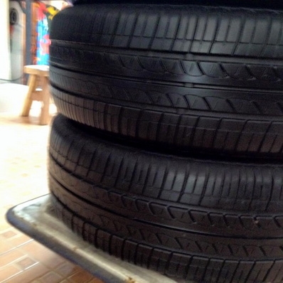 ---------ขายแล้ว----------ยาง 4เส้น Brigedstone