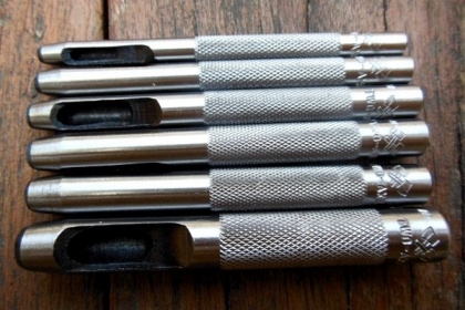 ขายตุ๊ดตู่ตราขวานคู่เจาะหนังผ้าใบยกชุด5ตัว