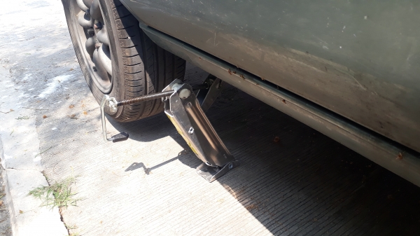 แม่แรง VOLKSWAGEN แบบมิเนียม แม่แรง VOLKSWAGEN แบบมิเนียม