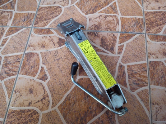 แม่แรง VOLKSWAGEN แบบมิเนียม แม่แรง VOLKSWAGEN แบบมิเนียม