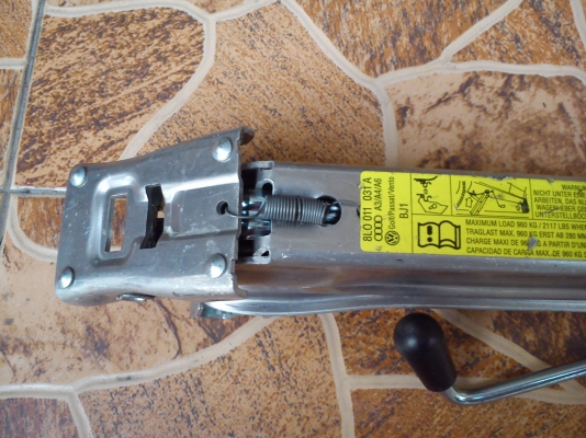 แม่แรง VOLKSWAGEN แบบมิเนียม แม่แรง VOLKSWAGEN แบบมิเนียม