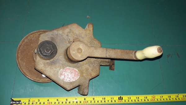 ขายหินเจียรมือหมุนงานเก่าพร้อมใบเจียรขนาด6นิ้ว สภาพดีหนักมากๆ