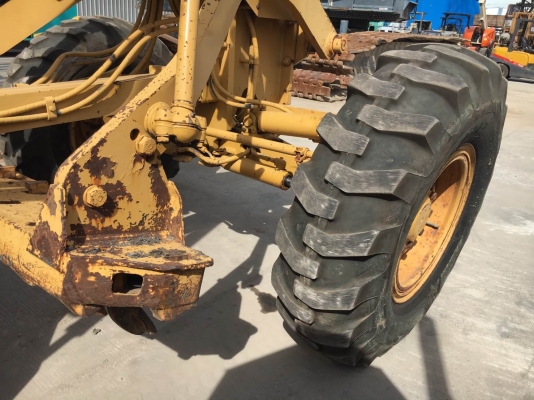 รถเกรด Caterpillar 140H ชั่วโมงน้อย สต็อกจากอเมริกา สนใจโทร. 080-6565422 (หนิง)