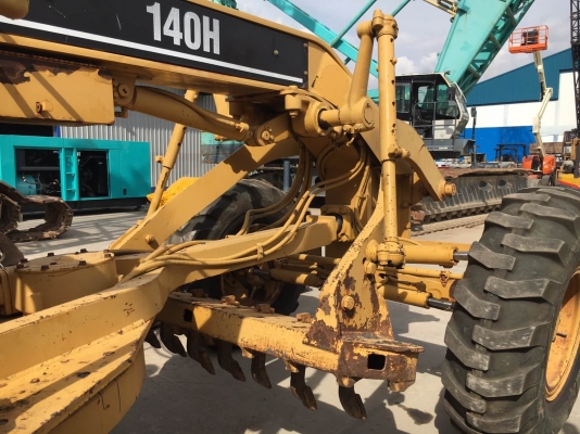 รถเกรด Caterpillar 140H ชั่วโมงน้อย สต็อกจากอเมริกา สนใจโทร. 080-6565422 (หนิง)