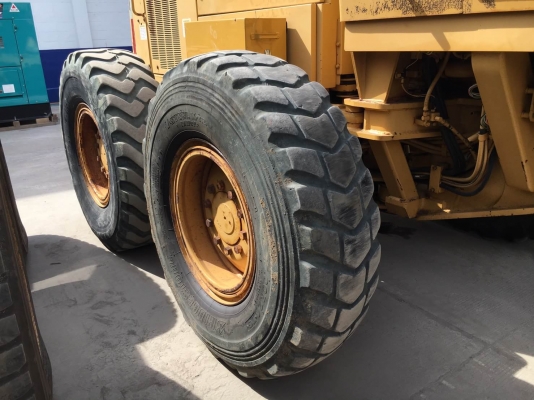 รถเกรด Caterpillar 140H ชั่วโมงน้อย สต็อกจากอเมริกา สนใจโทร. 080-6565422 (หนิง)