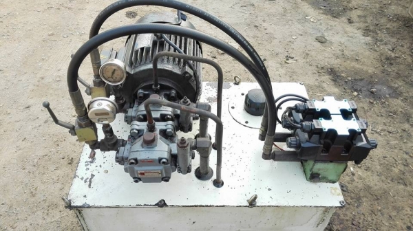 *** Sold *** ปั้มน้ำมันไฮดรอลิคแบบสองตอน มอเตอร์ 7.5 HP ไฟ 380V พร้อมวาล์วคอนโทรลไฟฟ้า AC 220V สภาพใหม่มาเทสได้