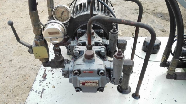 *** Sold *** ปั้มน้ำมันไฮดรอลิคแบบสองตอน มอเตอร์ 7.5 HP ไฟ 380V พร้อมวาล์วคอนโทรลไฟฟ้า AC 220V สภาพใหม่มาเทสได้