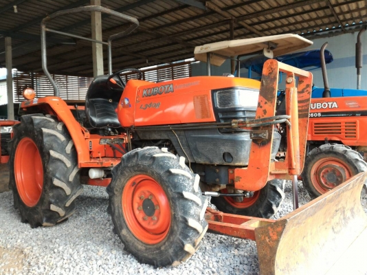 ขายรถไถ KUBOTA L3408 รถไร่สวยๆ พร้อมดันหน้าและผาน6ตราช้าง ราคา 195,000บาท  สนใจสอบถามได้ครับ มีรถขนส่งบริการ  DC Tractor Rayong =0818618678 ,0899347475  id line=0818618678 และ 0899347475