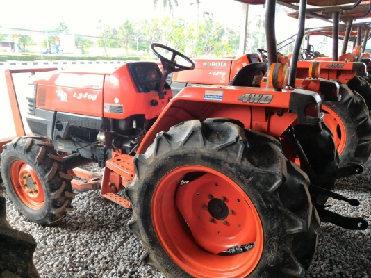 ขายรถไถ KUBOTA L3408 รถไร่สวยๆ พร้อมดันหน้าและผาน6ตราช้าง ราคา 195,000บาท  สนใจสอบถามได้ครับ มีรถขนส่งบริการ  DC Tractor Rayong =0818618678 ,0899347475  id line=0818618678 และ 0899347475