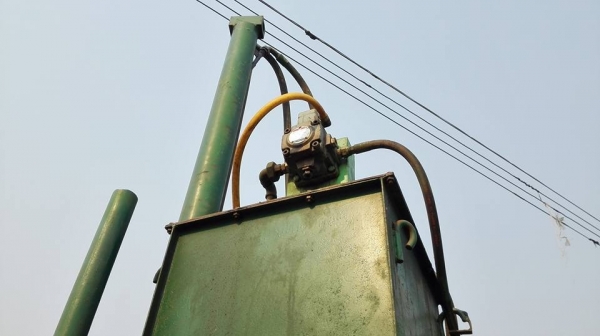 เครื่องอัดกระดาษ อัดได้ 150 kg.สภาพใหม่ใช้งานมาน้อย ไฮดรอลิคมือโยก สมบูรณ์พร้อมใช้มาเทสได้