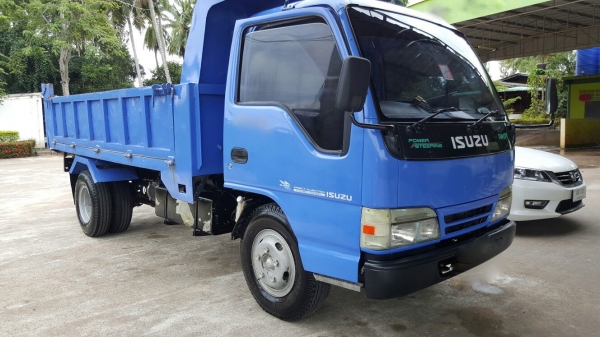 รถอีซูซู 6 ล้อดั้ม NKR 130 แรงม้า. ปี 46.    สนใจติดต่อ  081 - 6079515