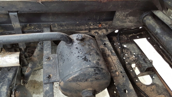 รถอีซูซู 6 ล้อดั้ม NKR 130 แรงม้า. ปี 46.    สนใจติดต่อ  081 - 6079515