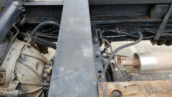 รถอีซูซู 6 ล้อดั้ม NKR 130 แรงม้า. ปี 46.    สนใจติดต่อ  081 - 6079515