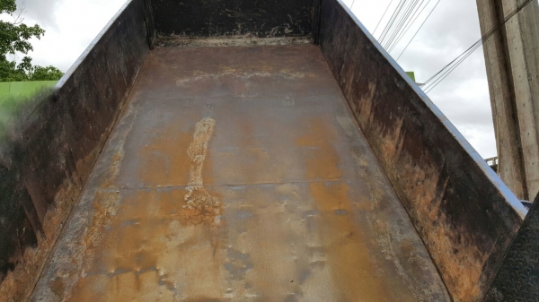 รถอีซูซู 6 ล้อดั้ม NKR 130 แรงม้า. ปี 46.    สนใจติดต่อ  081 - 6079515