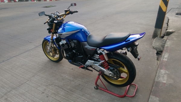 ขายคับ HONDA CB400 TECH3 ปี2007 กญแจชิฟ สีสวย คอท่อไทเทเนียมปลายแต่ง แฮนด์บาร์ มือเบรคปรับระดับ ยางท่อหม้อน้ำแต่ง อินวอยส์สรรพสามิตร ราคา 97500 บาท ส่งได้ทั่วไทยคับ สนใจติดต่อ 081-0578282 FACEBOOK ชาญณรงค์ ป๊อป ชัยอมฤต ไอดีไลน์ POPBIGBIKESAKON คับ สนใจรถส