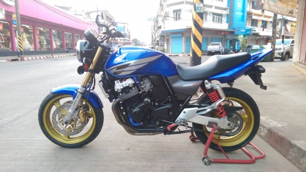 ขายคับ HONDA CB400 TECH3 ปี2007 กญแจชิฟ สีสวย คอท่อไทเทเนียมปลายแต่ง แฮนด์บาร์ มือเบรคปรับระดับ ยางท่อหม้อน้ำแต่ง อินวอยส์สรรพสามิตร ราคา 97500 บาท ส่งได้ทั่วไทยคับ สนใจติดต่อ 081-0578282 FACEBOOK ชาญณรงค์ ป๊อป ชัยอมฤต ไอดีไลน์ POPBIGBIKESAKON คับ สนใจรถส