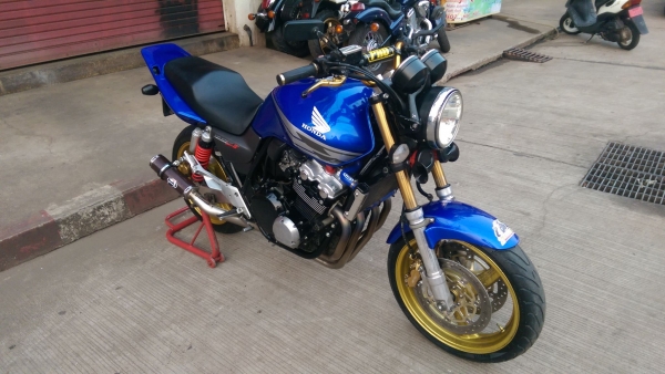 ขายคับ HONDA CB400 TECH3 ปี2007 กญแจชิฟ สีสวย คอท่อไทเทเนียมปลายแต่ง แฮนด์บาร์ มือเบรคปรับระดับ ยางท่อหม้อน้ำแต่ง อินวอยส์สรรพสามิตร ราคา 97500 บาท ส่งได้ทั่วไทยคับ สนใจติดต่อ 081-0578282 FACEBOOK ชาญณรงค์ ป๊อป ชัยอมฤต ไอดีไลน์ POPBIGBIKESAKON คับ สนใจรถส