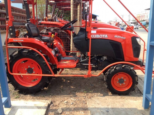 คูโบต้า B2140 4 WD  ทำงาน 179 ชั่วโมง เดิมๆโรงงาน จด พ.ย.2556