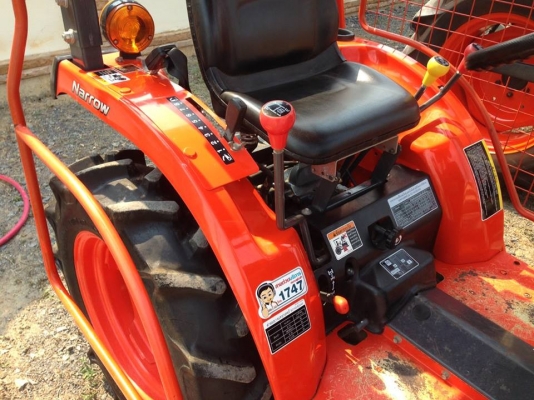 คูโบต้า B2140 4 WD  ทำงาน 179 ชั่วโมง เดิมๆโรงงาน จด พ.ย.2556